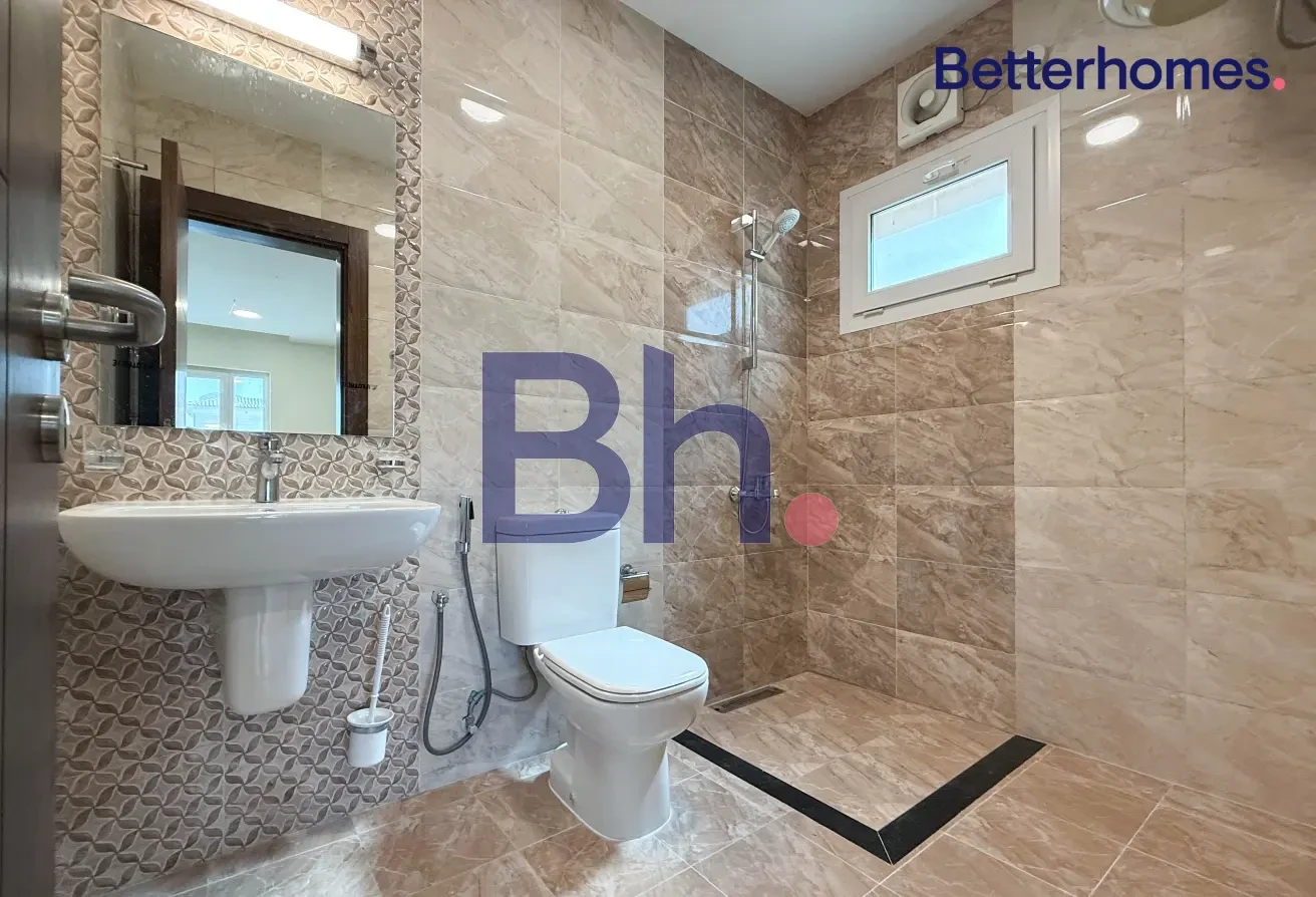 SPACIOUS 6BR WITH MAID VILLA | UMM SALAL MOHAMMED - Apartment in Al Ebb