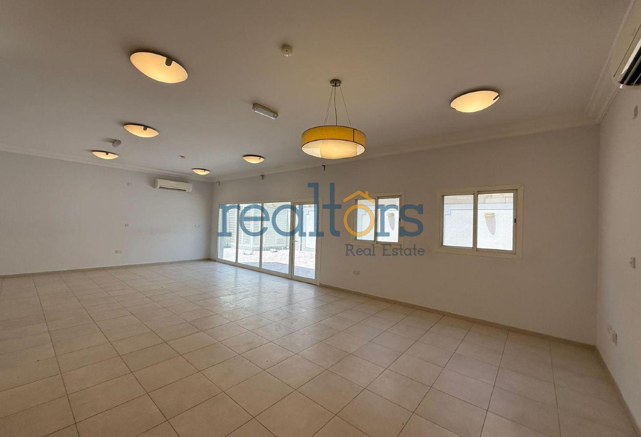 Spacious 4-Bedroom Compound Villa in Ain Khaled - Compound Villa in Wadi Al Shaheeniya Street