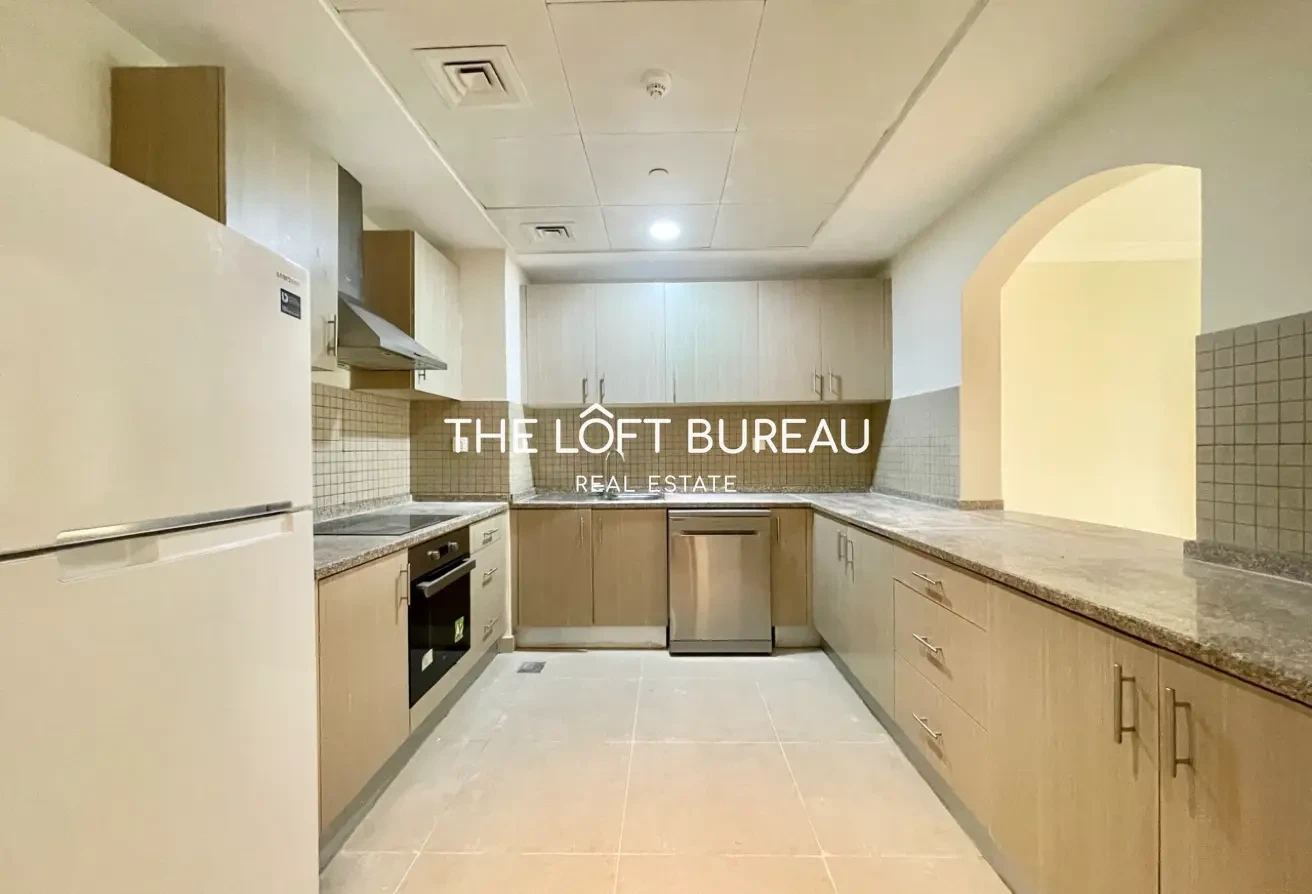 LOWEST RENT I HUGE LAYOUT I LOW FLOOR I BRIGHT 1BR - Apartment in Doha