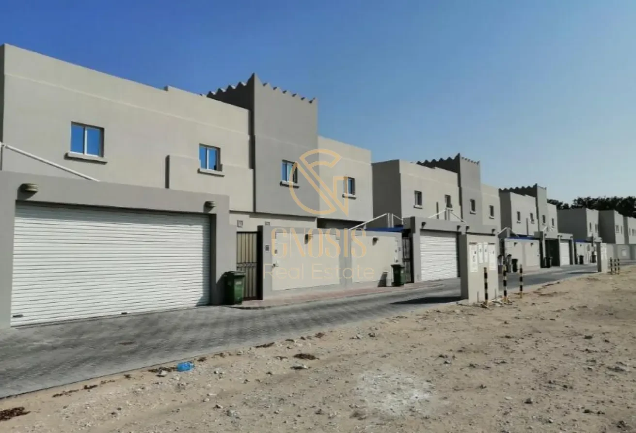 SPACIOUS 5 BEDROOM STANDALONE VILLA IN AIN KHALID - Villa in Ain Khaled