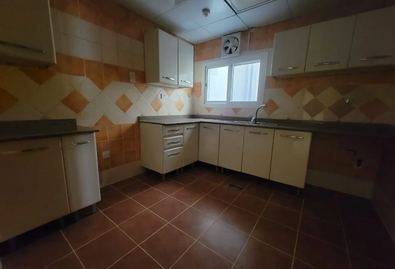 2 BHK Un Furnished Apartment Near to Metro Station - Apartment in Najma Street