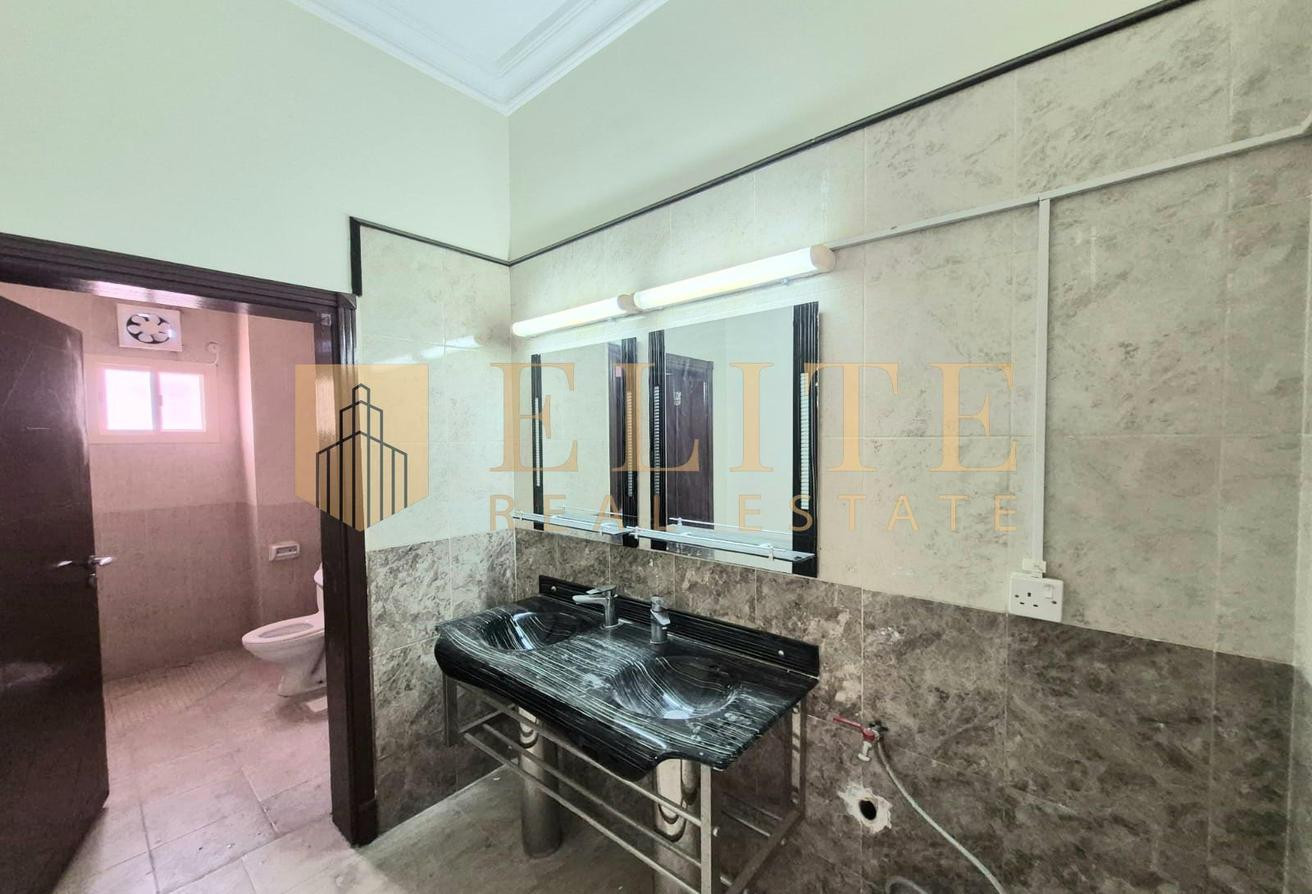 3BHK / Unfurnished /Utilities Included - Apartment in Al Hilal West