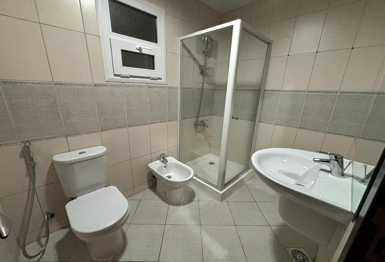 2 Bedroom, 2 Bathroom Apartment for Rent – Al Nasr - Apartment in Al Nasr Street