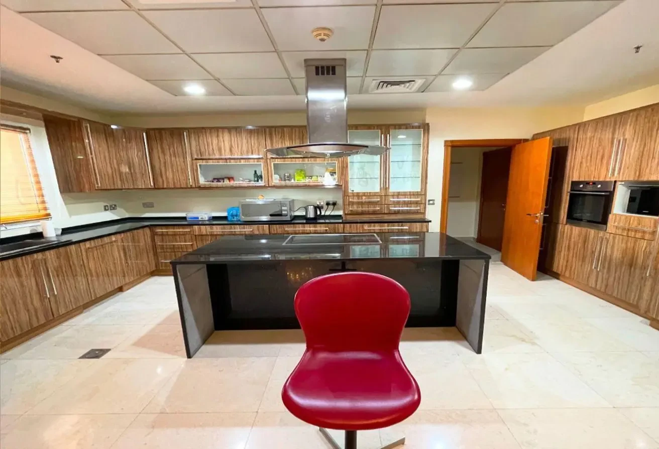 FULLY FURNISHED | 4BHK PENTHOUSE +MAID ROOM - Penthouse in Doha