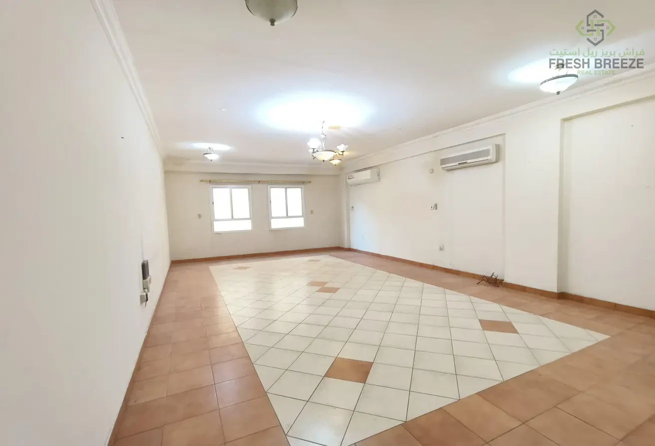 Spacious 3-Bedroom Apartment At Prime Location - Apartment in Umm Ghuwailina 4