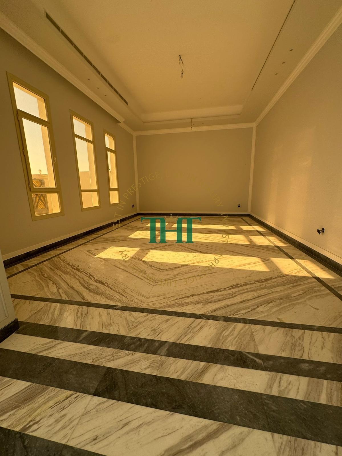 Spacious | Luxurious | Villa for Sale | with pool and Majlis - Villa in Al Duhail