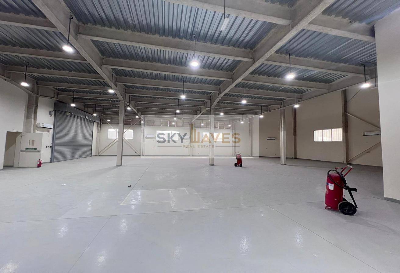 STORE AVILABLE IN BIRKAT AL AWAMER - Studio Apartment in East Industrial Street