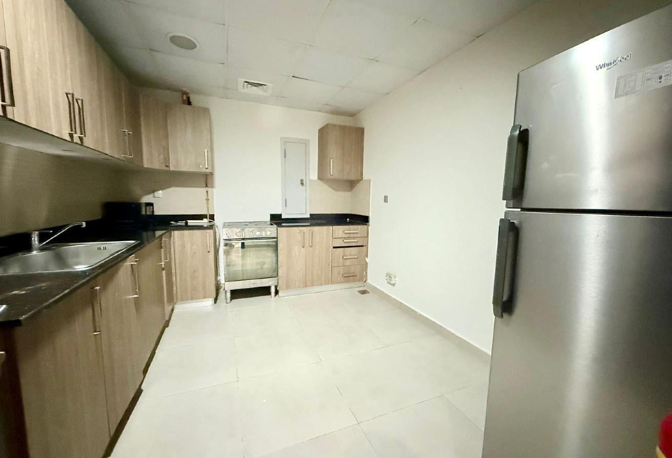 Well Maintained - 2Bedrooms Plus Maid Room - Apartment in Dara
