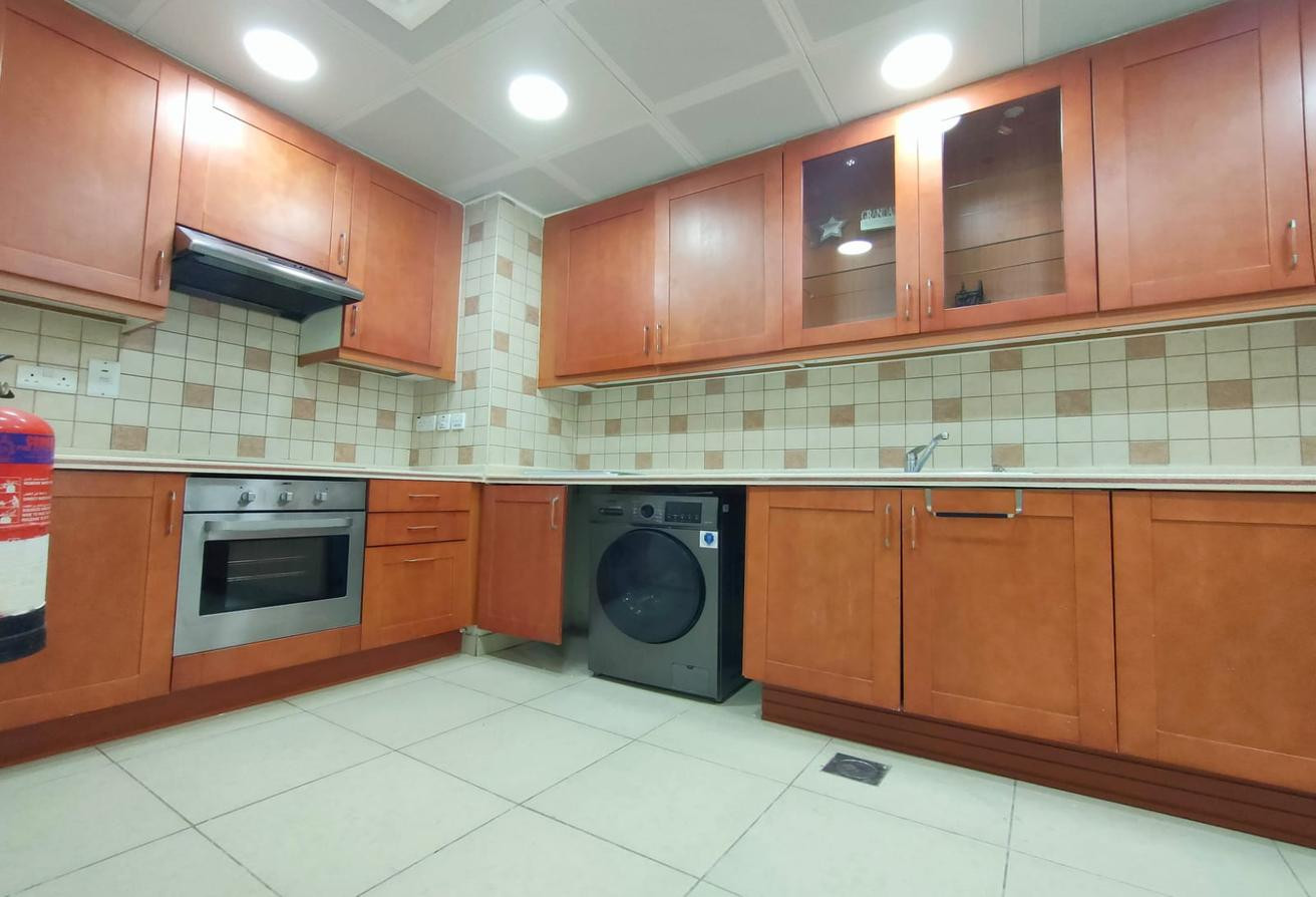 Bright FF 1 Bed + Office | Large as 2 Beds - Apartment in West Porto Drive
