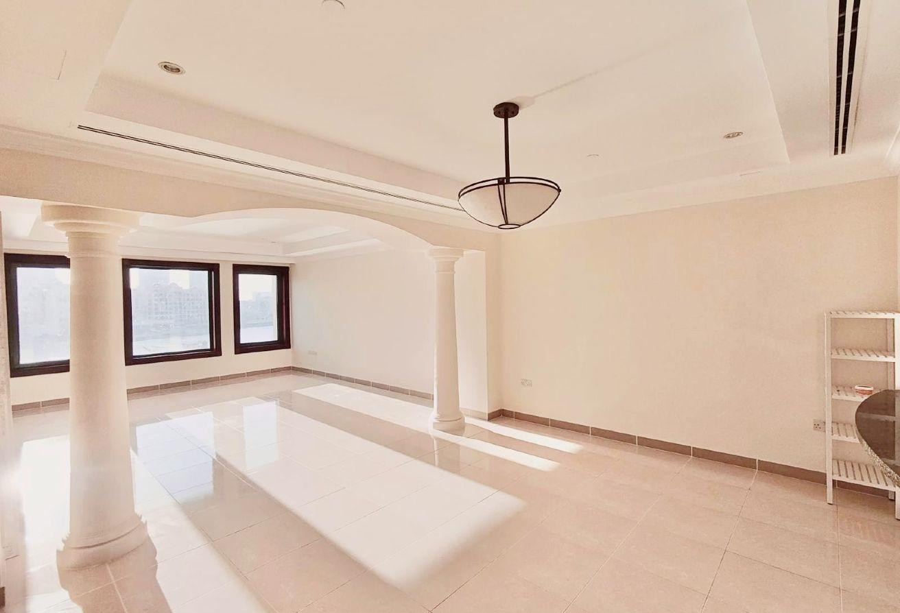 SPACIOUS 2BHK WITH LUXURIOUS FURNITURE