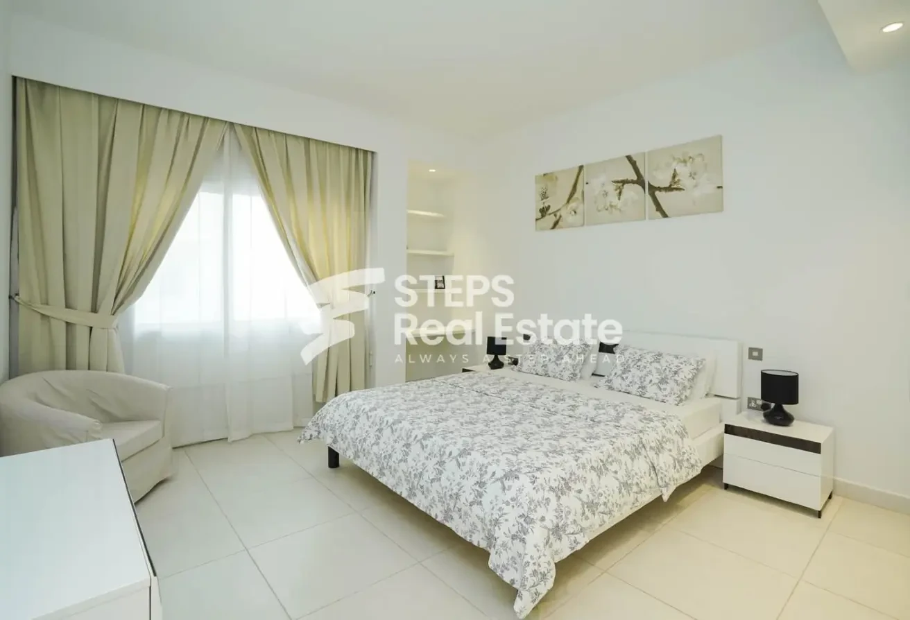 Luxury 5-Bedrooom Villa in Al Raayan - Compound Villa in Les Roses Compound 3