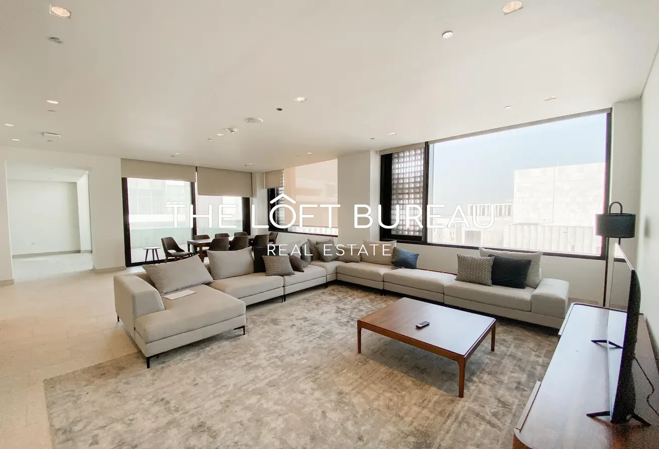 Luxurious 4 Bedroom Duplex With Maids Room - Duplex in Wadi