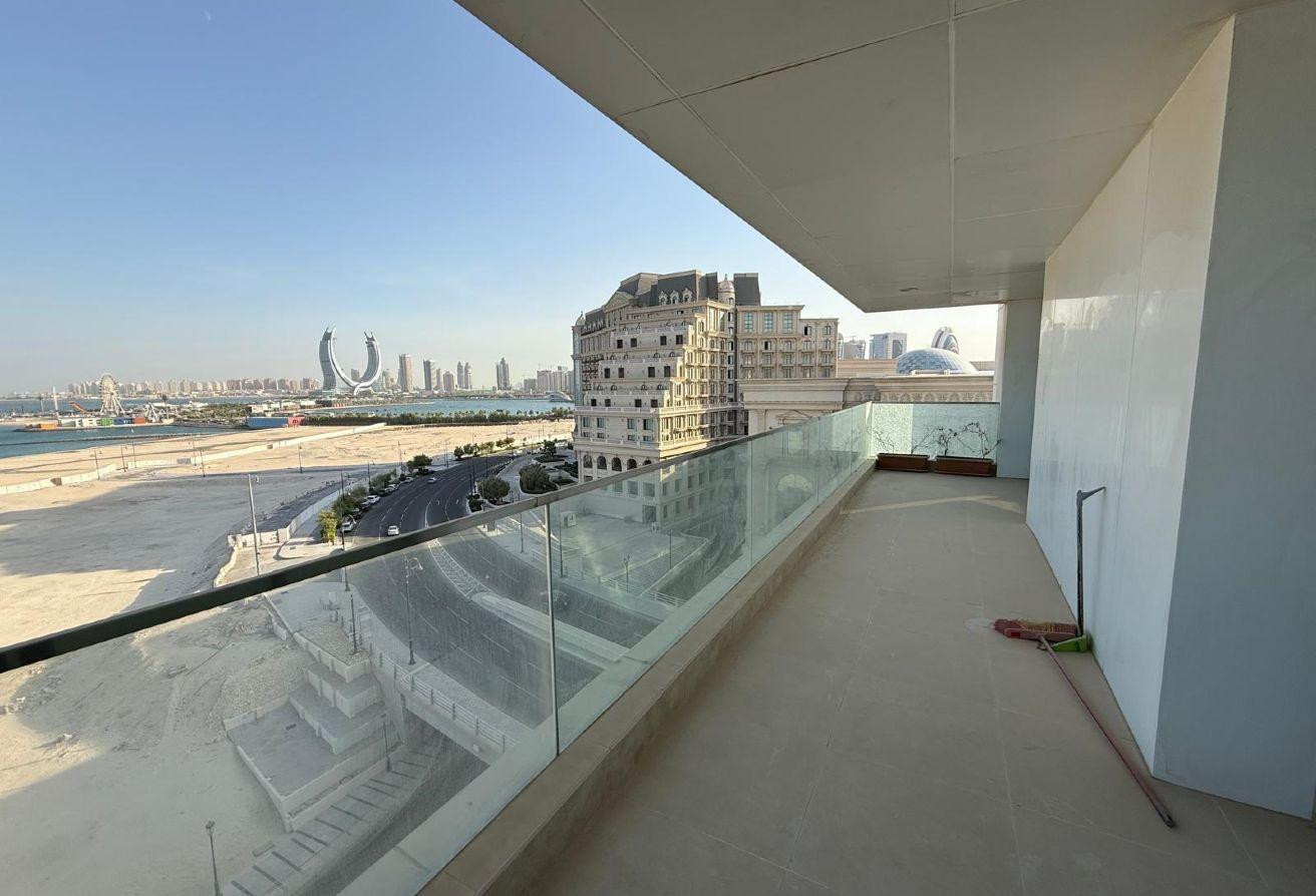 Stylish two bedrooms / spacious balcony / sea view