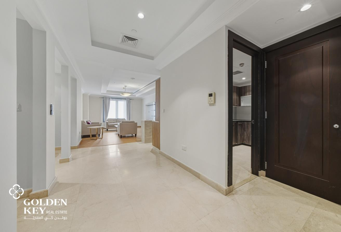 Great Finishes | FF-2BR w/ Balcony | Porto Arabia - Apartment in Y building 12