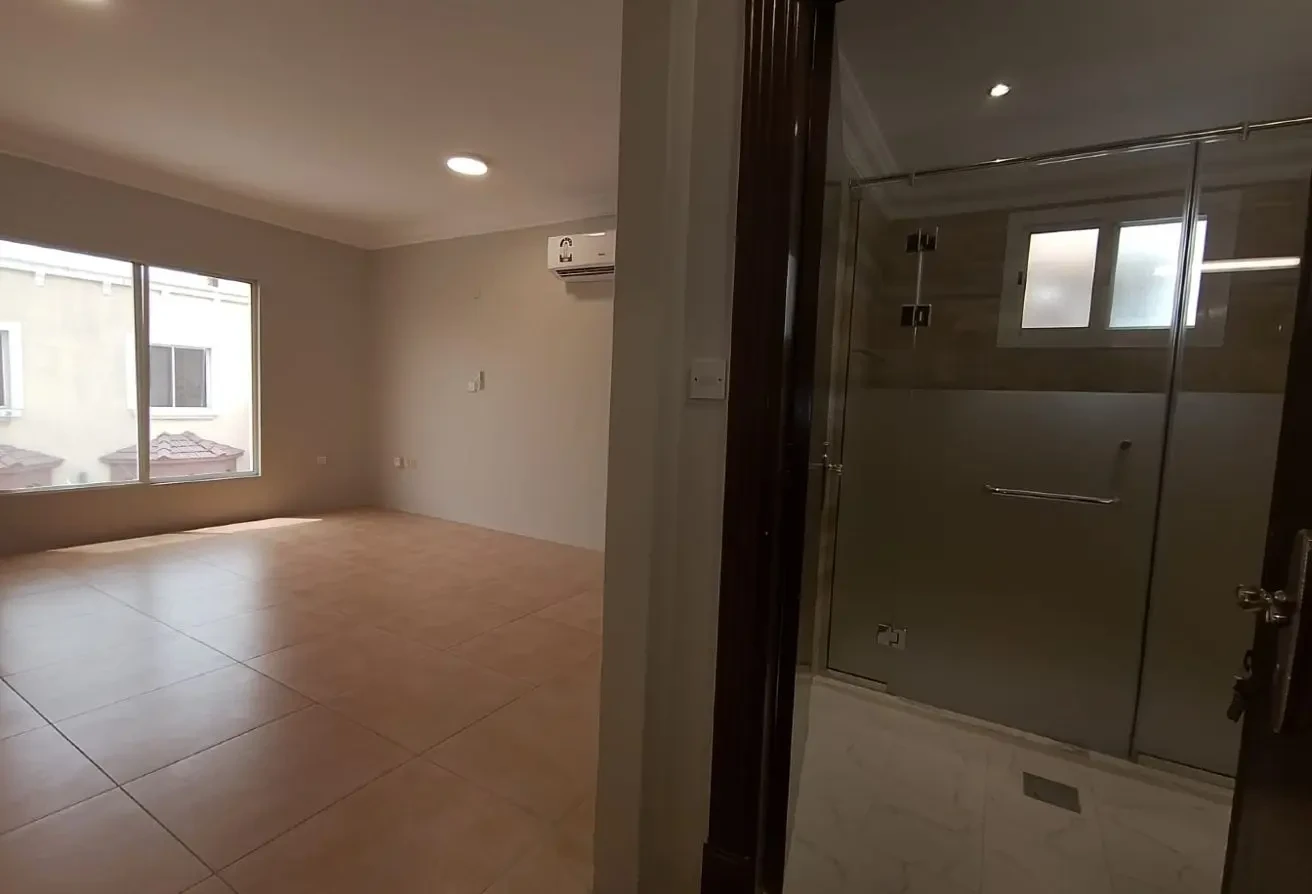 4 bhk Unfurnished villa in compound only at 11000 - Villa in Al Thumama