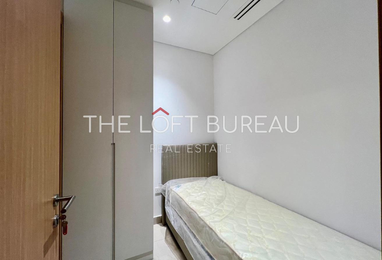 Spacious 2+Maid | Stunning View | Beachfront - Apartment in Floresta Gardens