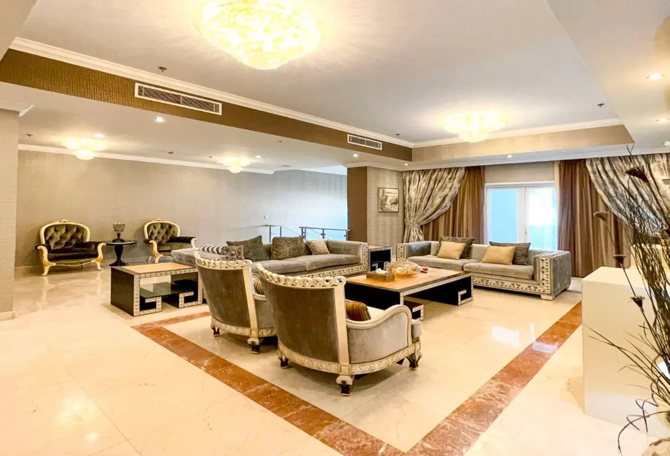 FULLY FURNISHED | 4BHK PENTHOUSE +MAID ROOM - Penthouse in Doha