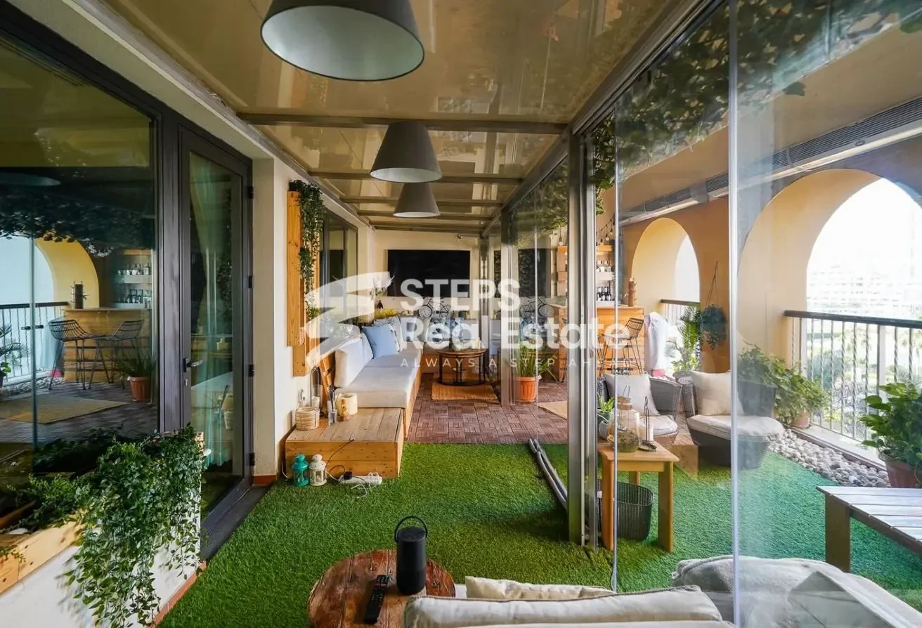 Cozy 2BHK Flat with Fantastic Balcony in the Pearl - Apartment in West Porto Drive