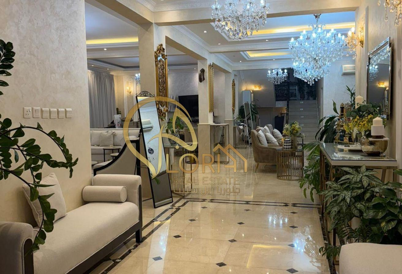 فيلا بحاله ممتازه في العزيزيه للبيع بسعر الأرض - Villa in Al Azizia Street