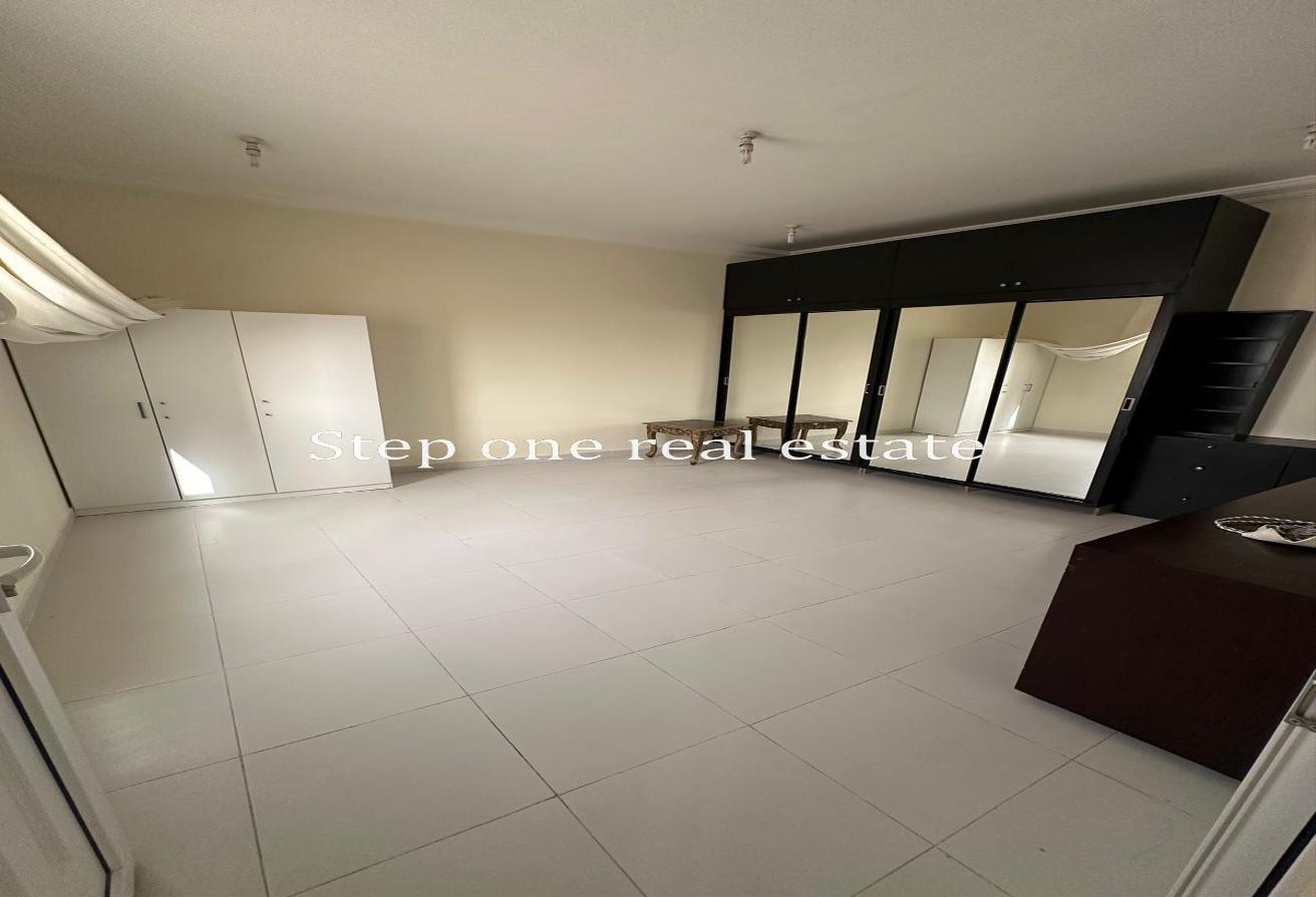 Luxurious 10 Master Bedrooms Standalone Villa