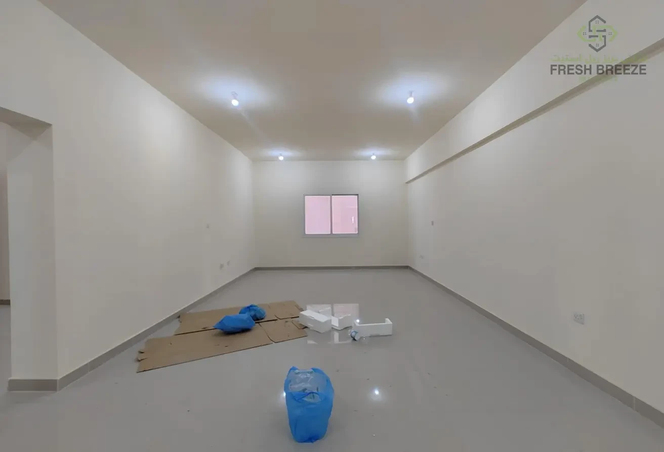 Spacious 3 BHK Un Furnished Steps From Mirqab Mall - Apartment in Al Nasr Street