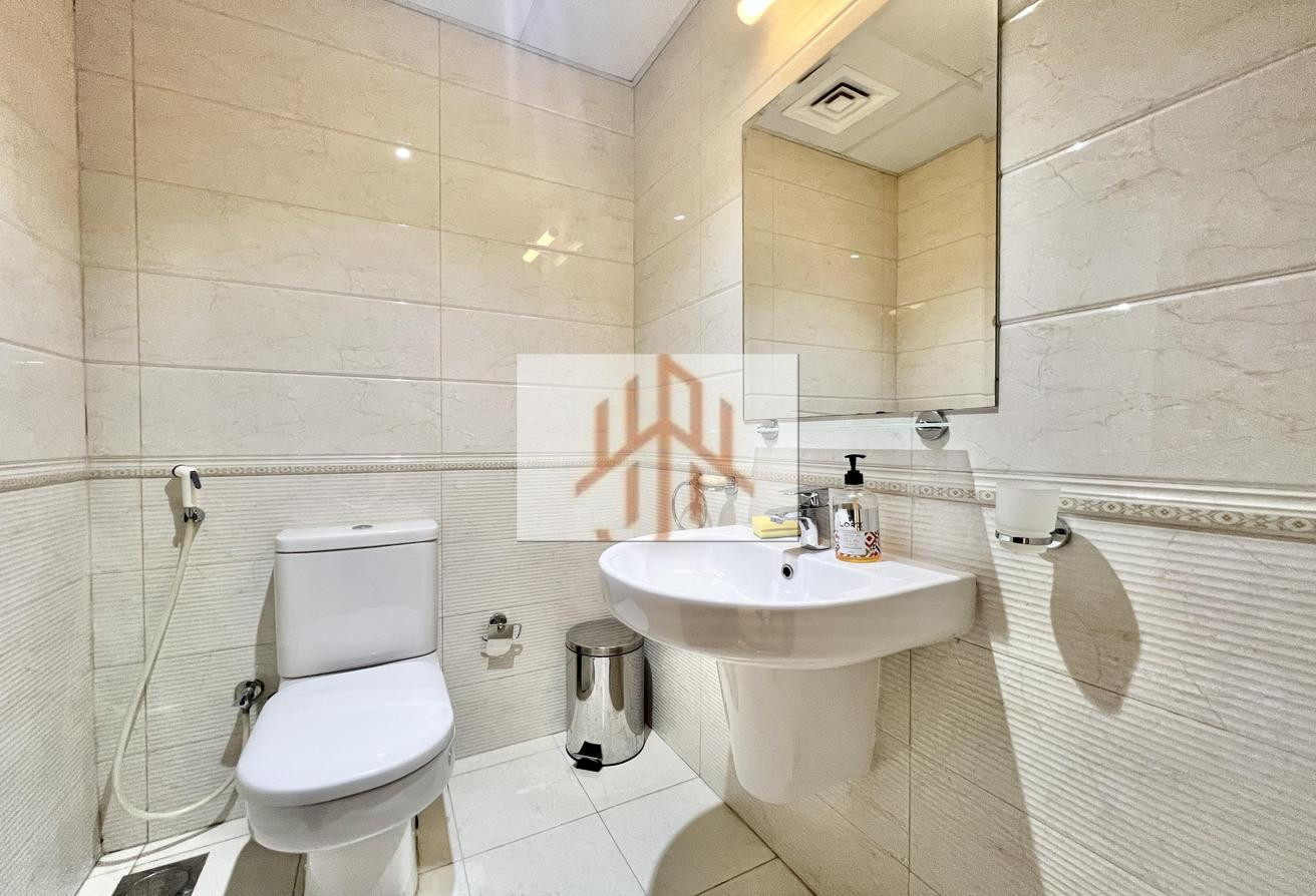 AFFORDABLE 2BHK FF | BALCONY | PRIME LOCATION - Apartment in Residential D5