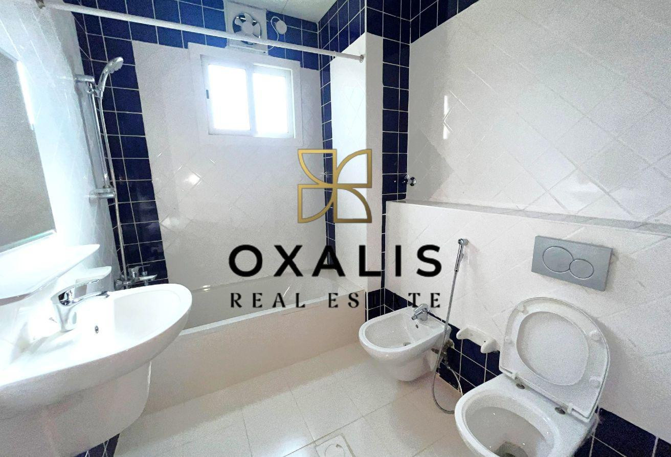NEAR METRO | SPACIOUS 2 BEDROOMS | CENTRALIZED AC - Apartment in Salaja Street