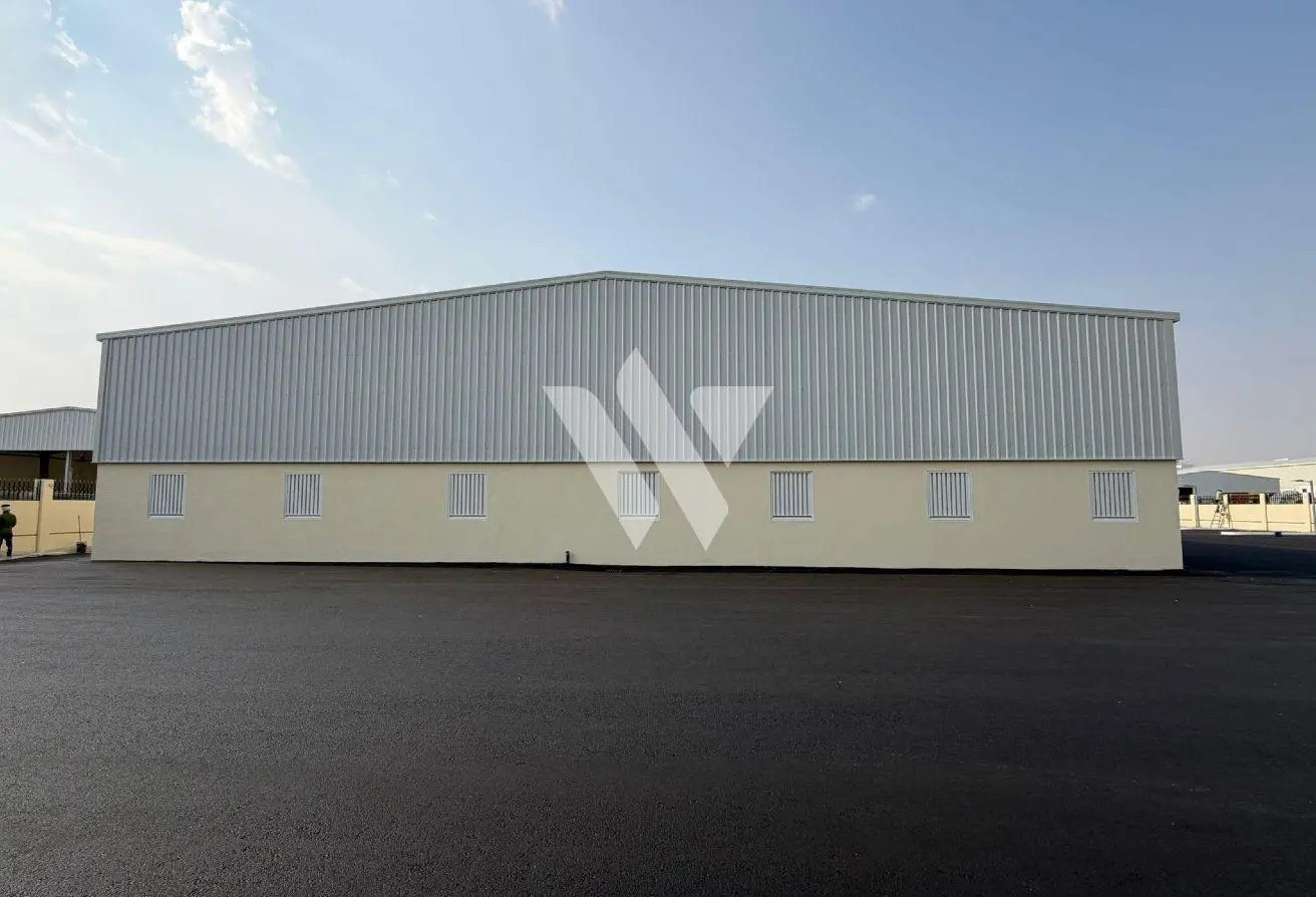 Brand New Warehouse with Labor Rooms for Rent