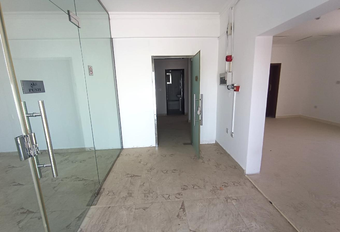 SPACIOUS 6BR SEMI COMMERCIAL VILLA - Villa in Al Maamoura