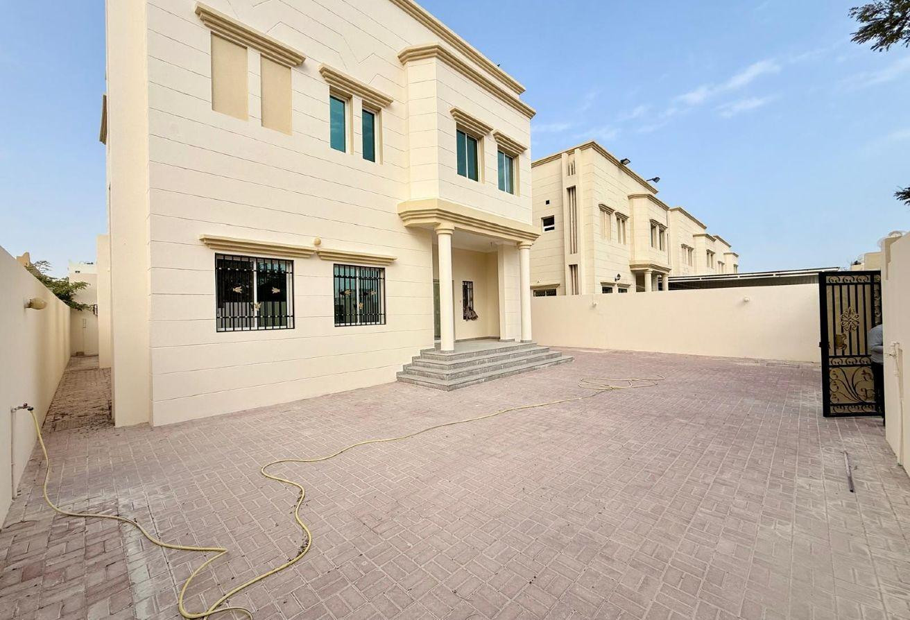 WELL MAINTANED / STAND ALONE VILLA / 6 BEDROOMS