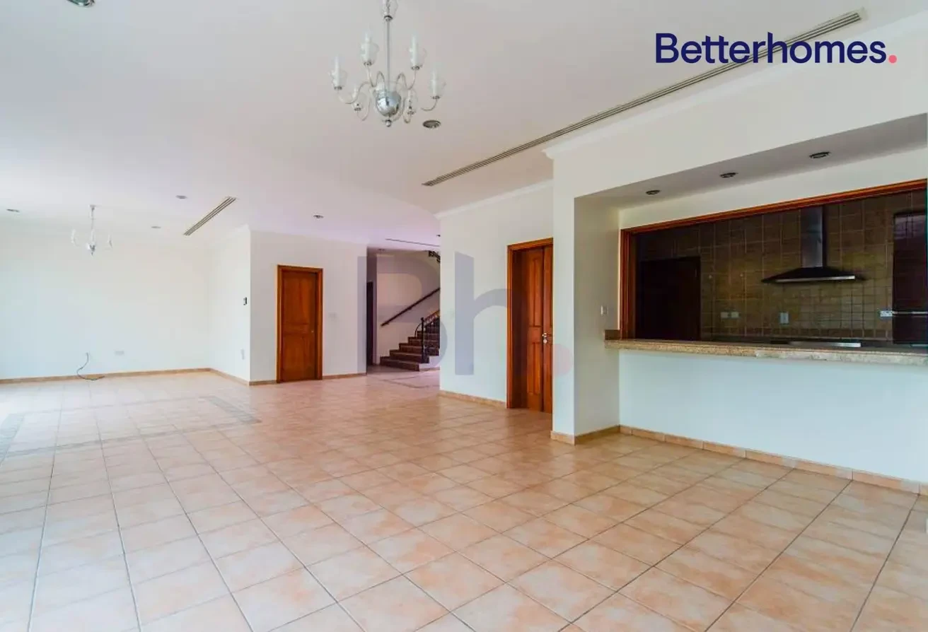 SPACIOUS | 3 BEDROOMS WITH MAID ROOM - Compound Villa in Ain Khaled