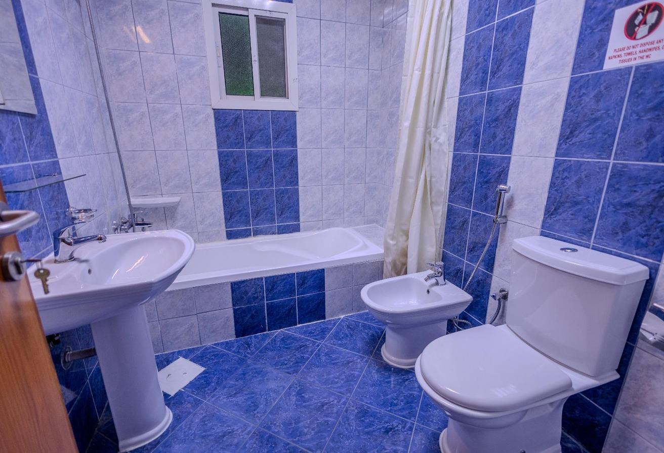 SPACIOUS 3 BEDROOM 1 MONTH FREE FULLY FURNISHED!!! - Apartment in Salaja Street