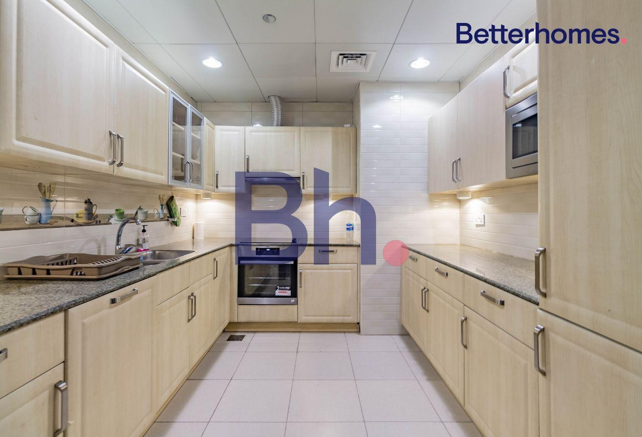 STYLISH 2-BEDROOM | PRIME LOCATION - Apartment in West Porto Drive