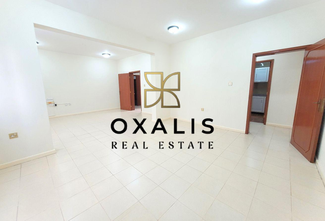 SPACIOUS 3-BEDROOM SEMI-FURNISHED IN MANSOURA - Apartment in Thabit Bin Zaid Street