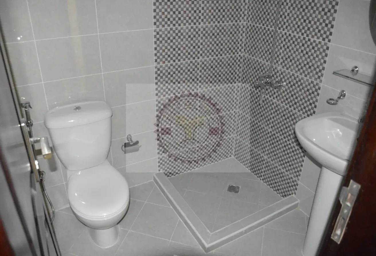 2bhk Unfurnished apartment only at 4000 QAR - Apartment in Najma Street
