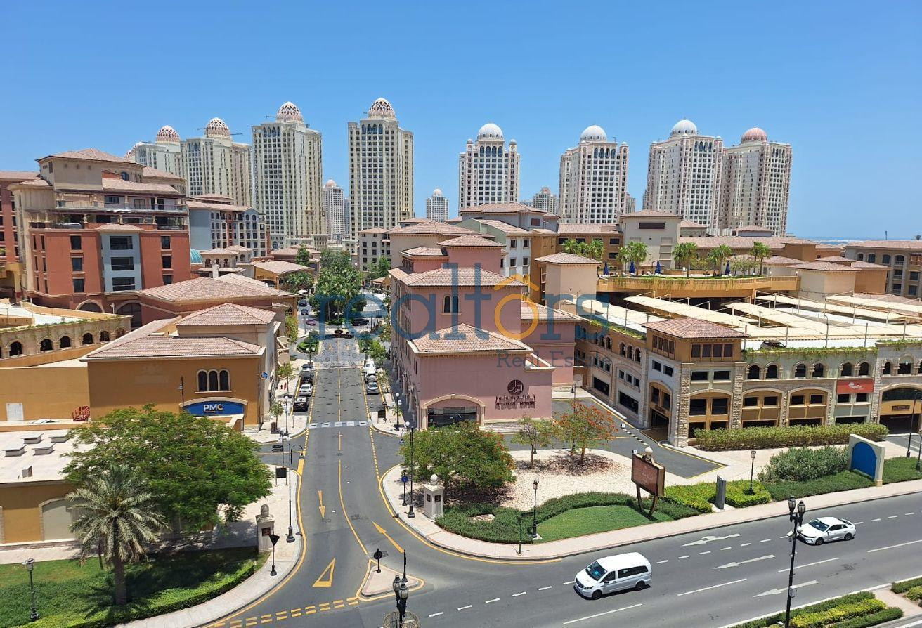 Amazing deal!! Elegant 2 bedroom. Great location