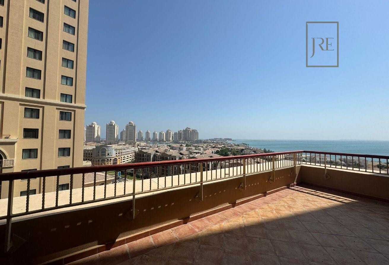 Spacious 1 BDR Amazing View from Terrace-The Pearl - Apartment in East Porto Drive