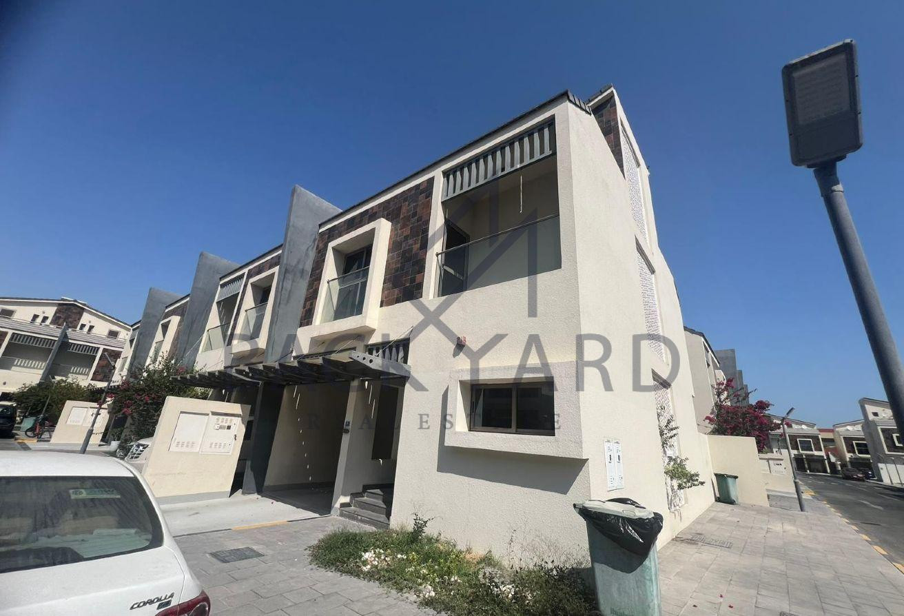 Spacious 3BHK + Maid | 350 SQM | Pool &amp; Gym - Apartment in Al Messila