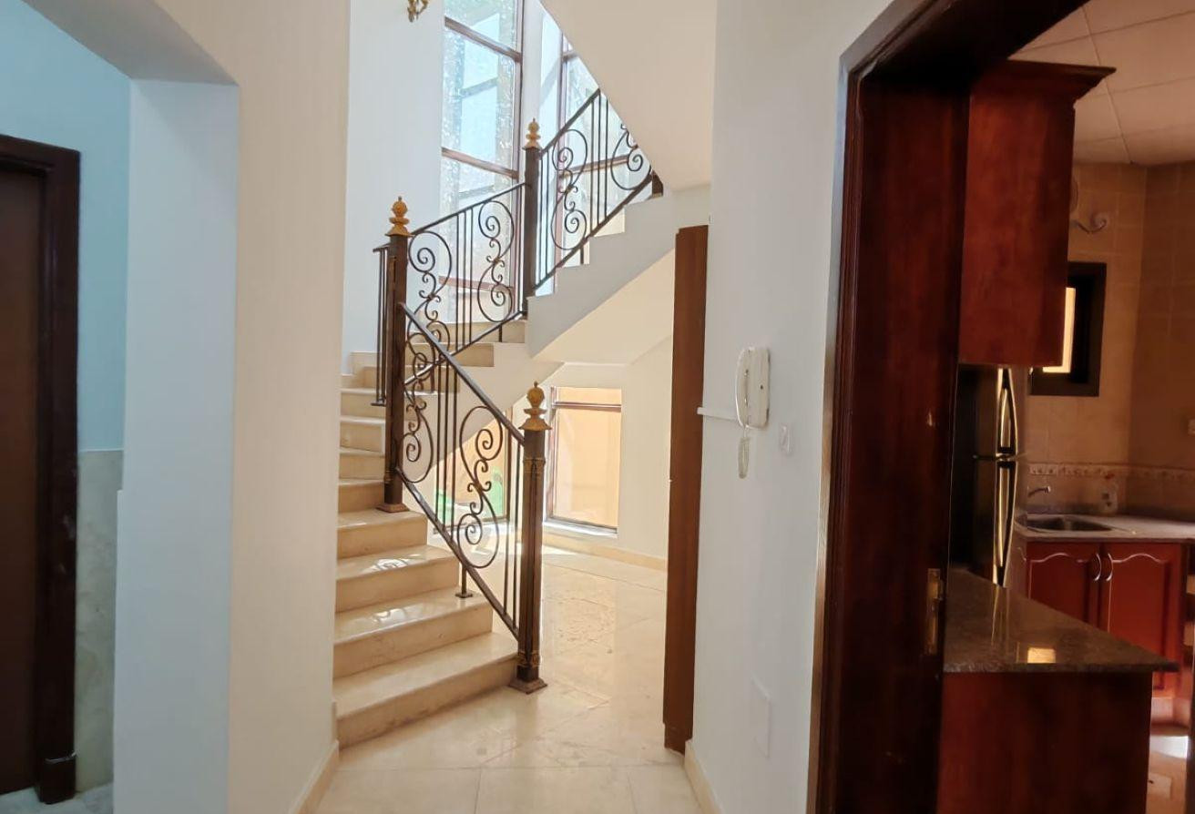 SPACIOUS 5BR VILLA IN AL WAAB - PRIVATE POOL - AC