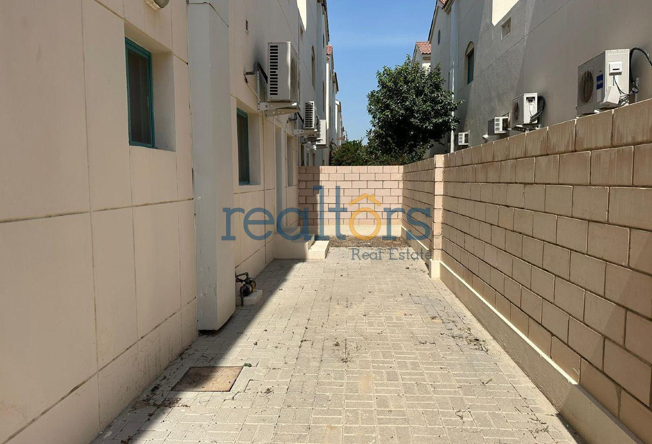SPACIOUS 4BR plus Maid / Semi Furnished / Aziziyah - Compound Villa in Al Numan Street