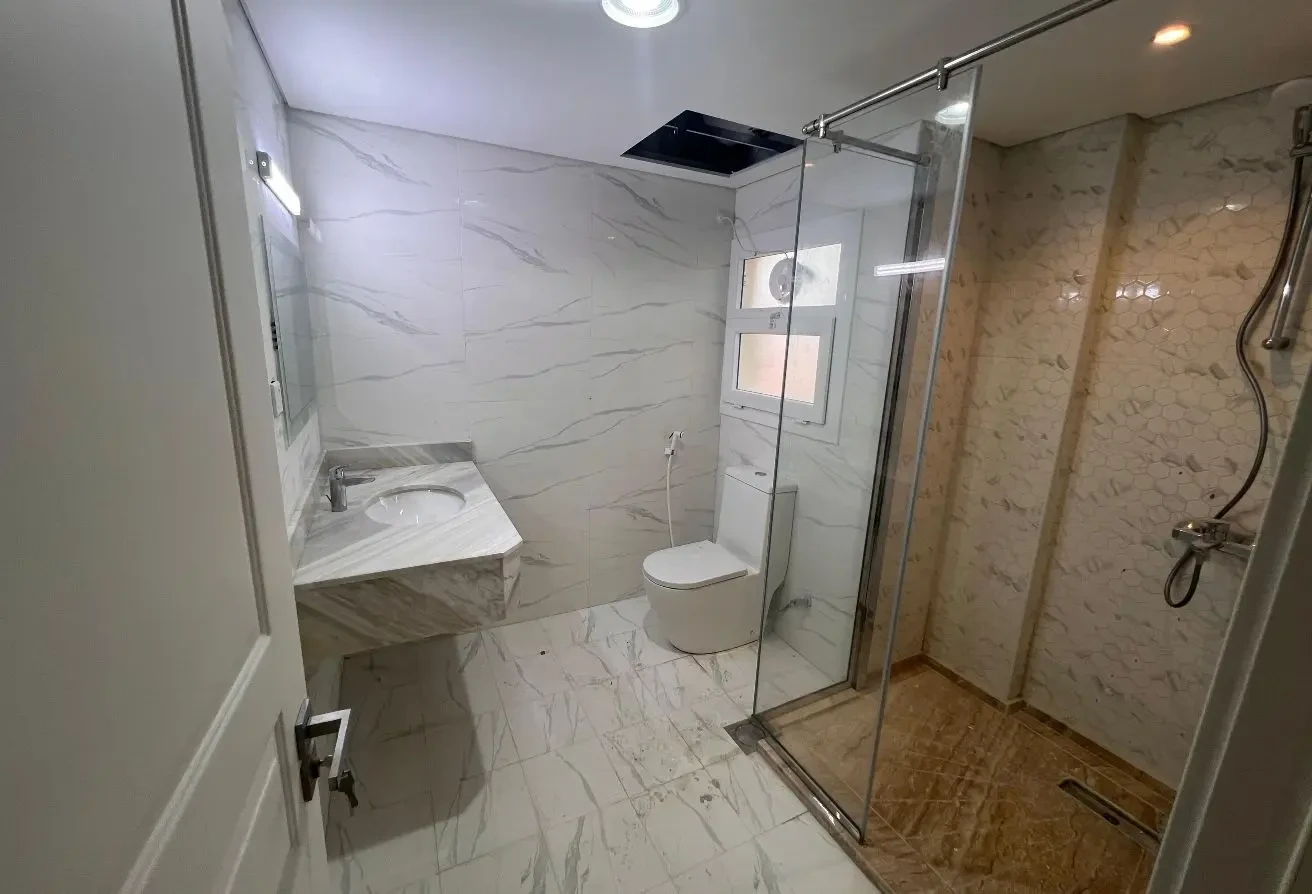 Last Spacious 2 BHK UF Near Qatar National Museum - Apartment in Salata