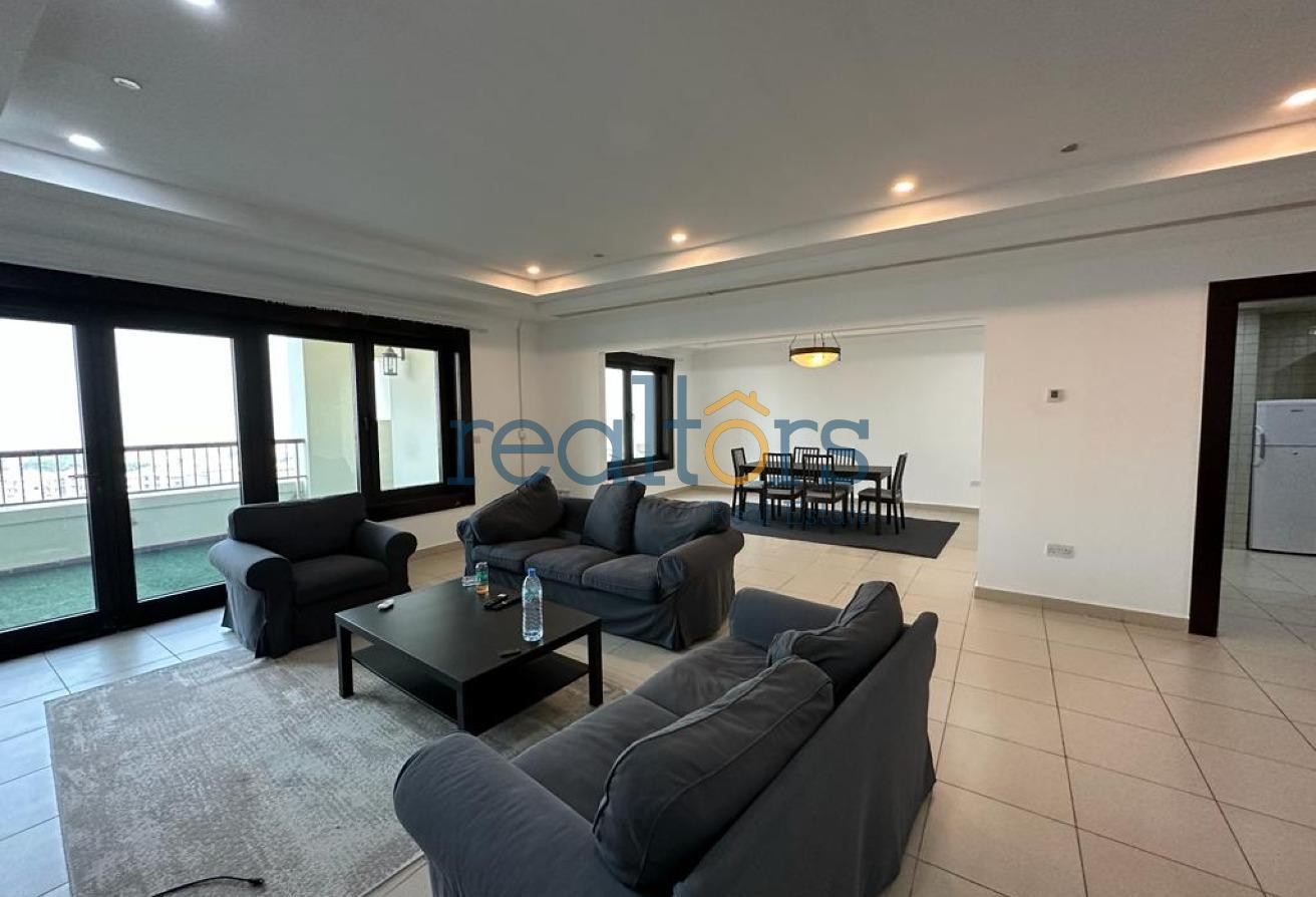 Spacious 2-Bed + Maid | Sea View | Rented - Apartment in East Porto Drive