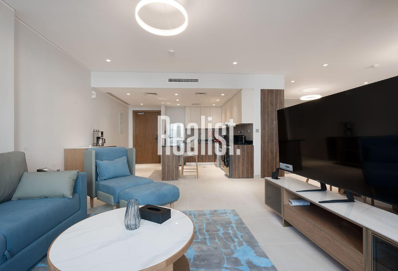 PREMIUM STUDIO | FURNISHED WITH BALCONY | NO BILLS - Studio Apartment in La Plage West