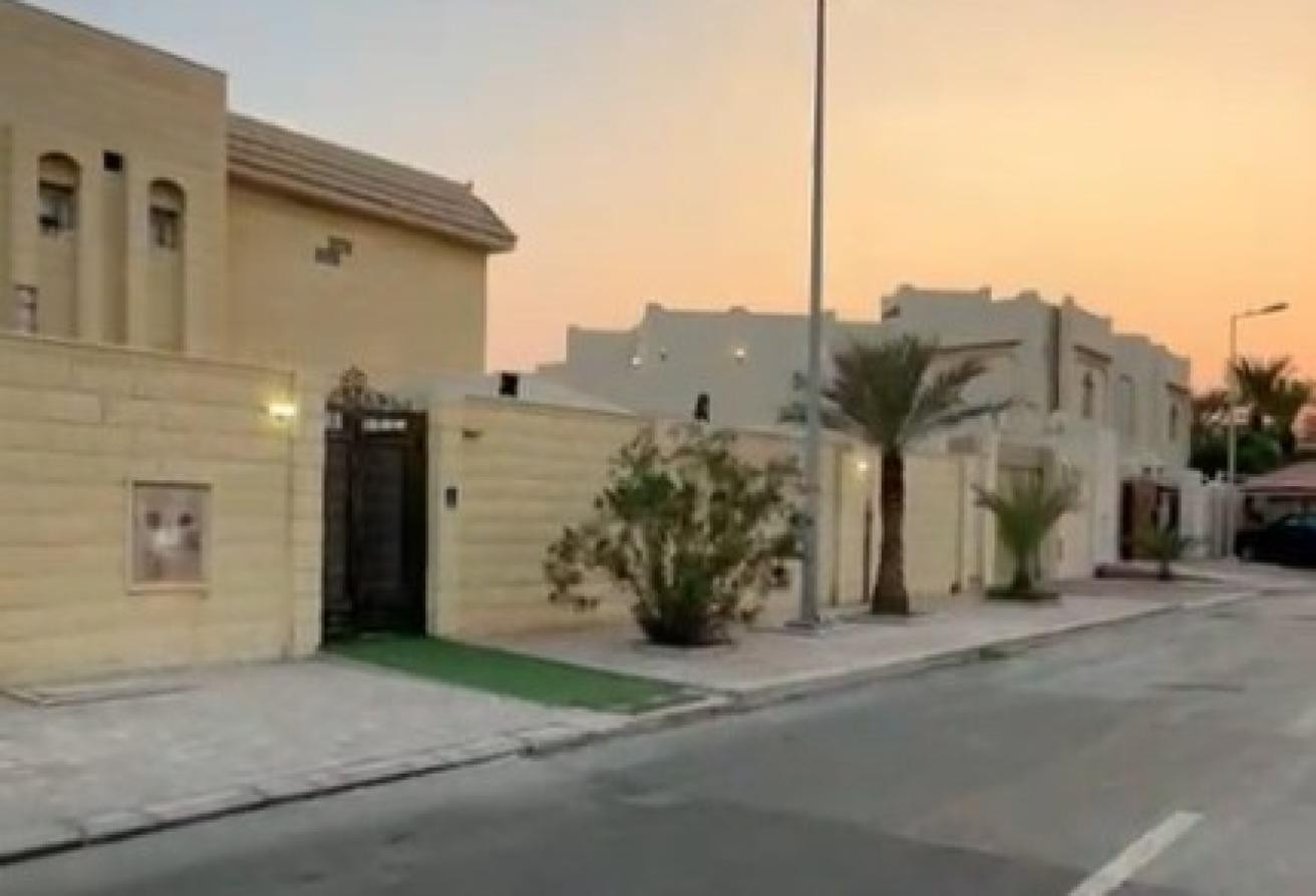 House for Sale in Al Aziziyah | Prime Location - Villa in Al Aziziyah