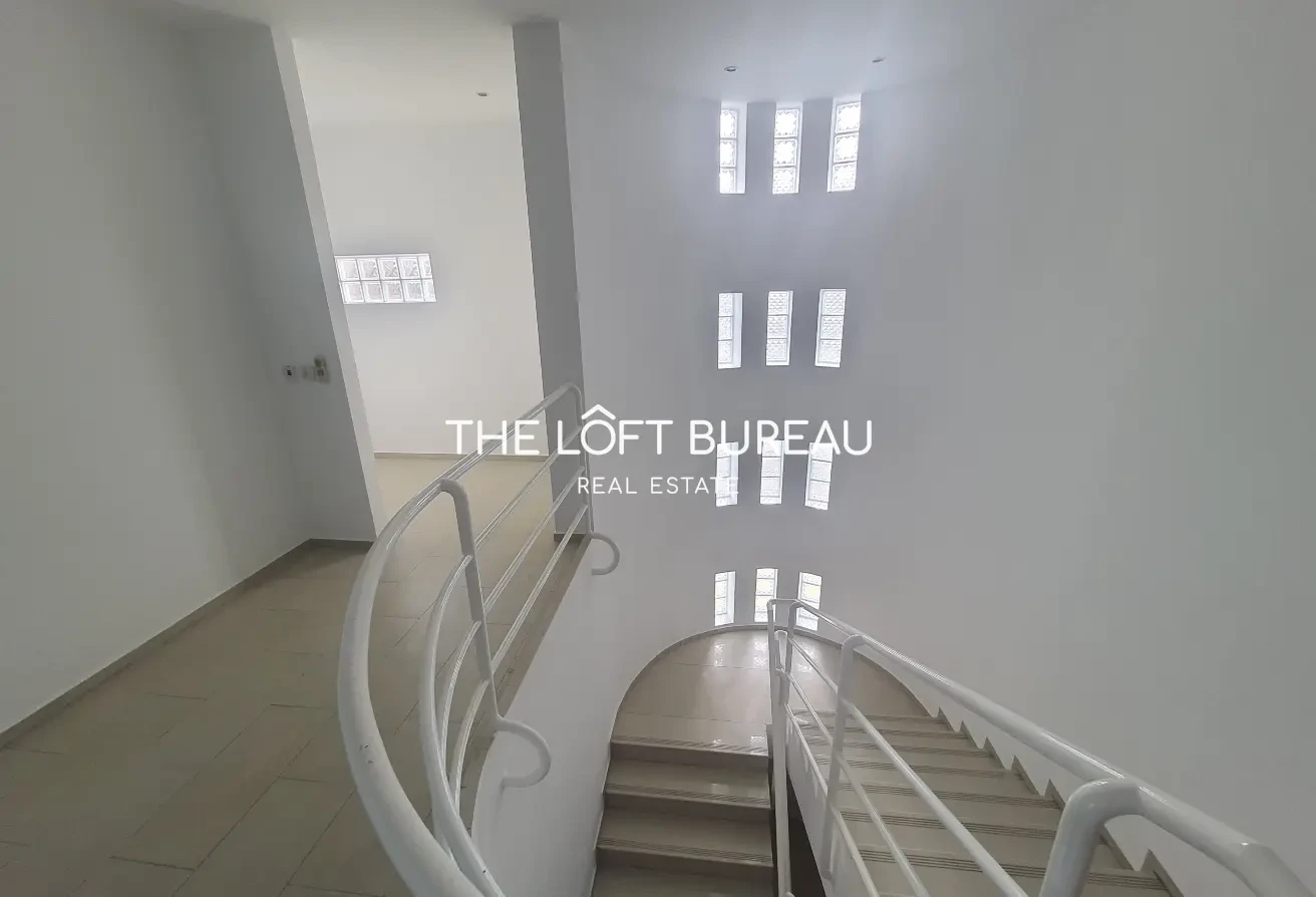 Modern 5BD villa | Private pool | Central location - Villa in Al Dafna