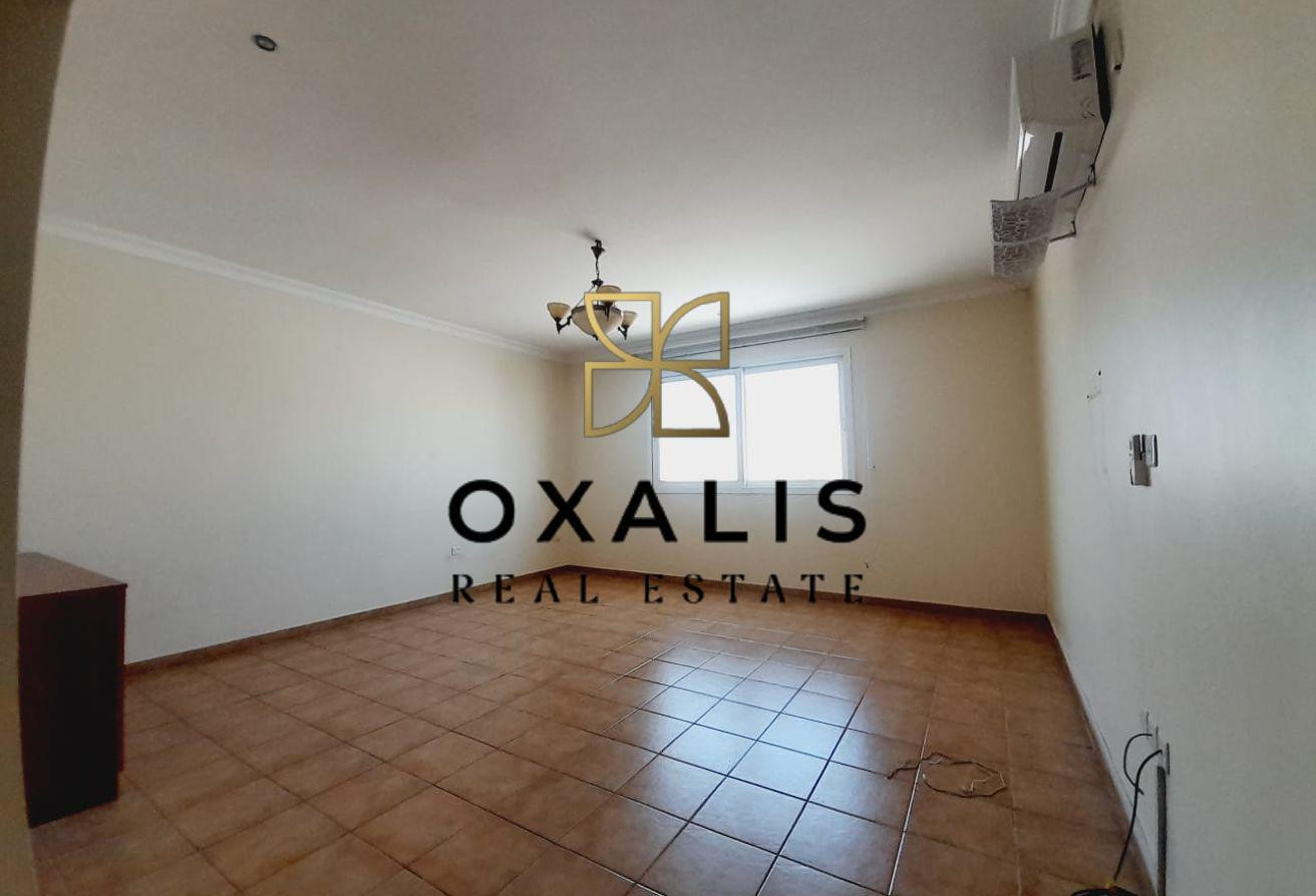 AMAZING 3 BEDROOM VILLA | WELL MAINTAINED COMPOUND - Villa in Al Nasr
