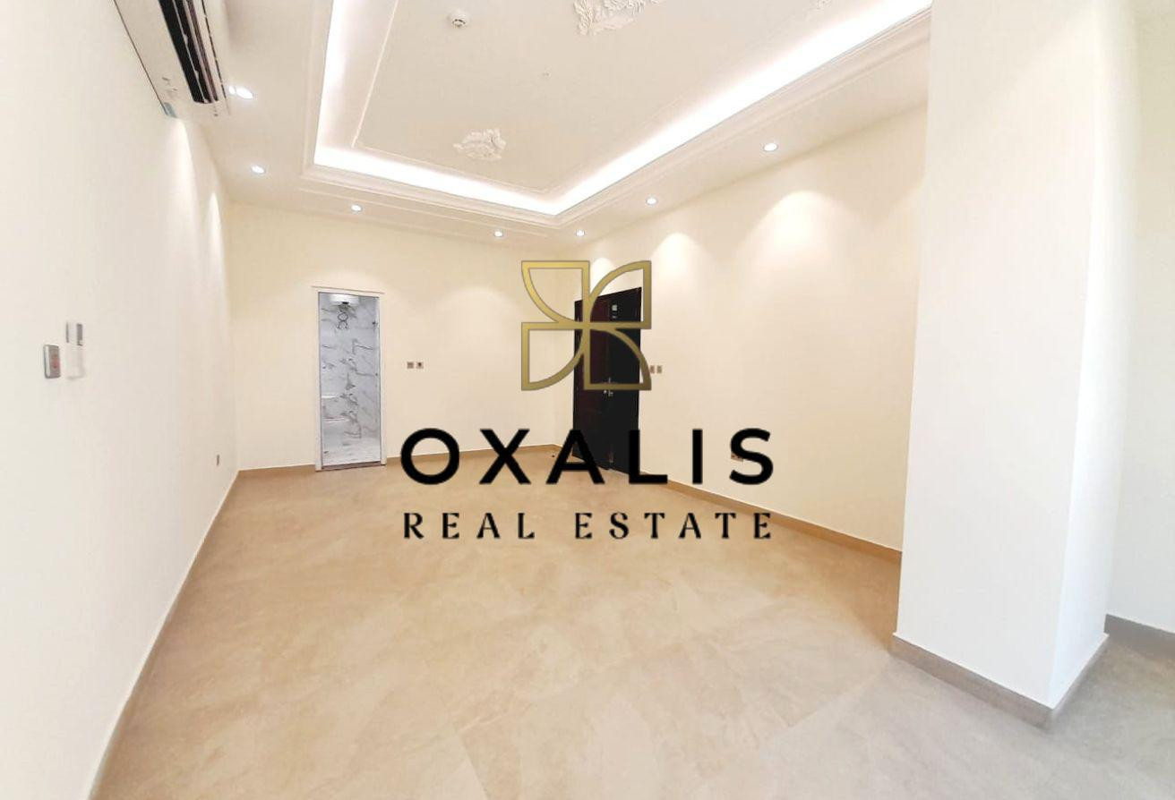 BRAND NEW | ELEGANT 3 BHK UNFURNISHED APARTMENT - Apartment in Al Nasr Street