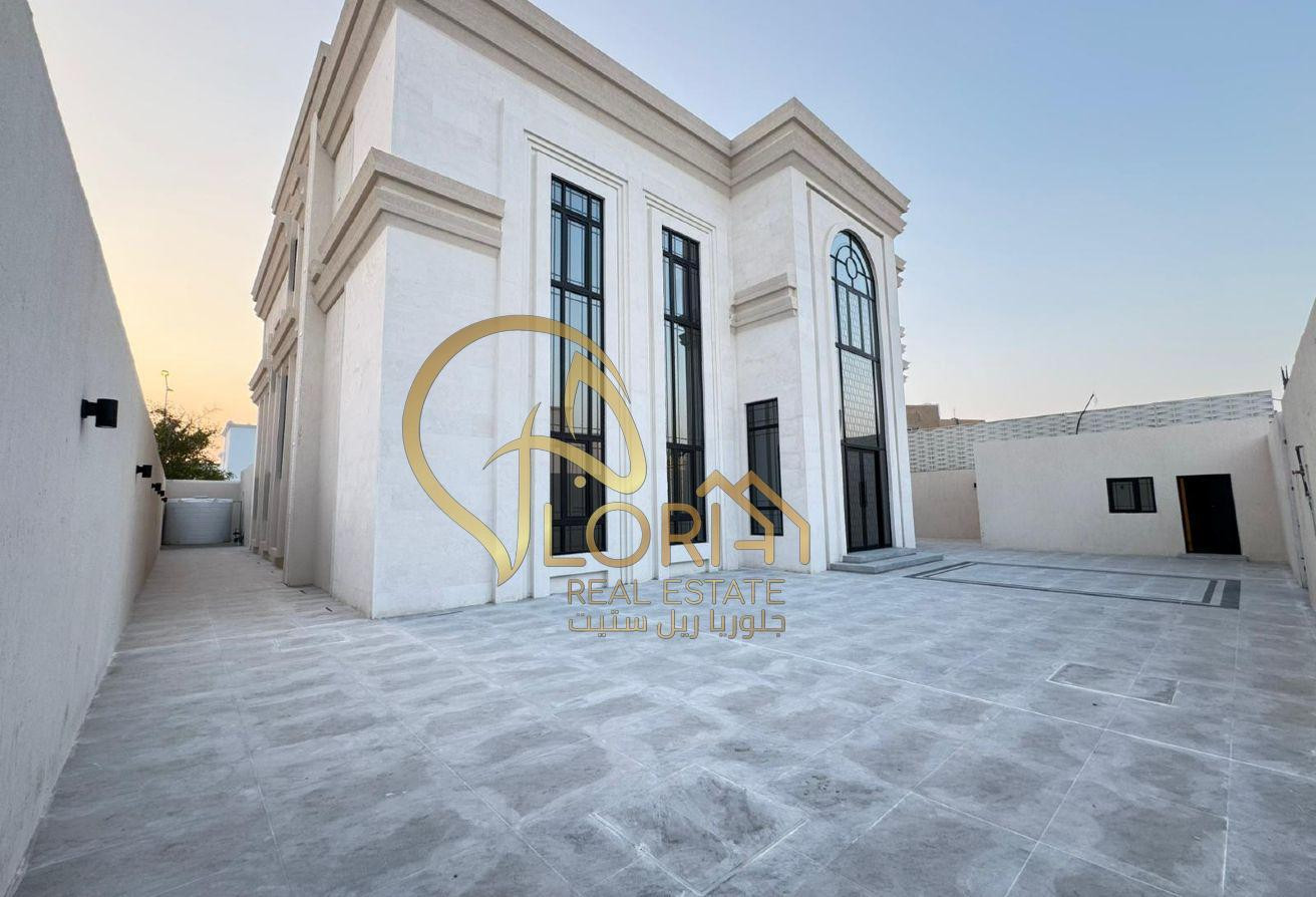 فيلا جديده 9 غرف ماستر للبيع في عنيزة على شارعين - Villa in Onaiza Street