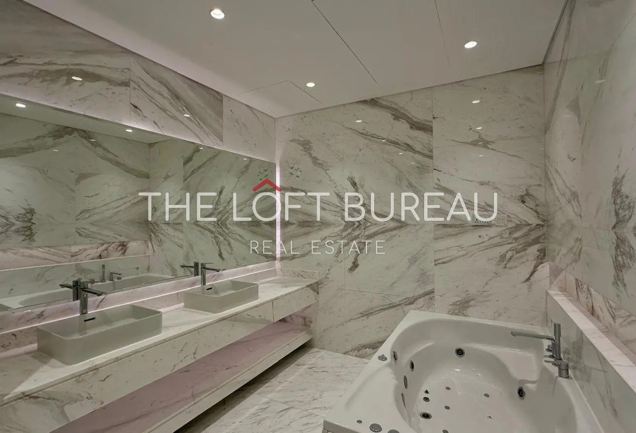 Very Spacious 5 Bedroom with Maids Room Penthouse