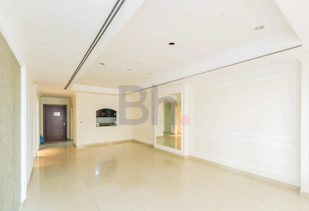 Spacious 2-Bedroom SF + Office in Porto Arabia - Apartment in Doha